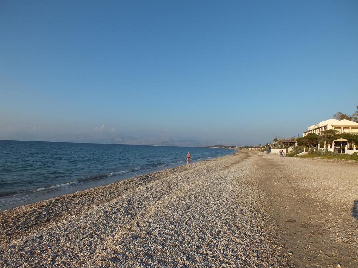 Frosos Beachfront Maisonette Acharavi Acharavi  Eksteriør billede